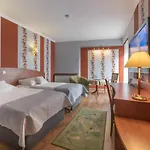Hotel Doris