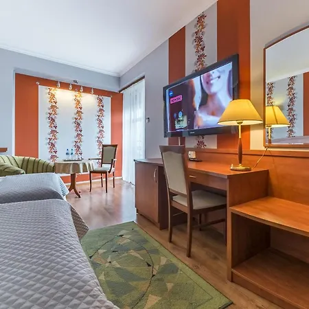 Hotel Doris