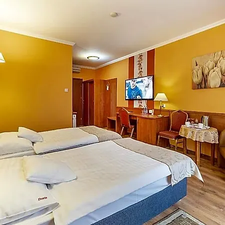 Hotel Doris